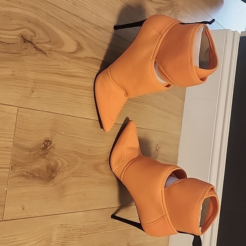 Ankle booties